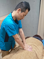 慢性の腰痛に対する手技施術